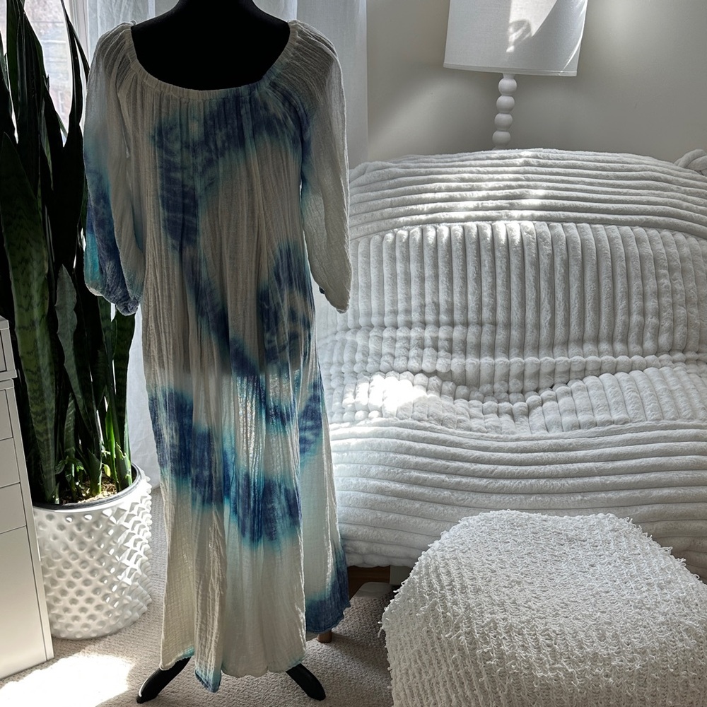 Jen’s Pirate Booty Blue and White Tie-Dye Maxi Dress - Picture 4 of 10